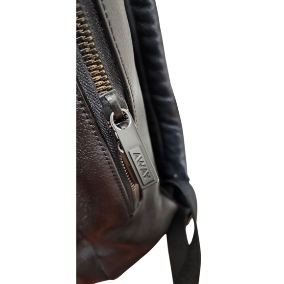 Away The Outdoor Backpack Leather Black - Picture 11 of 16